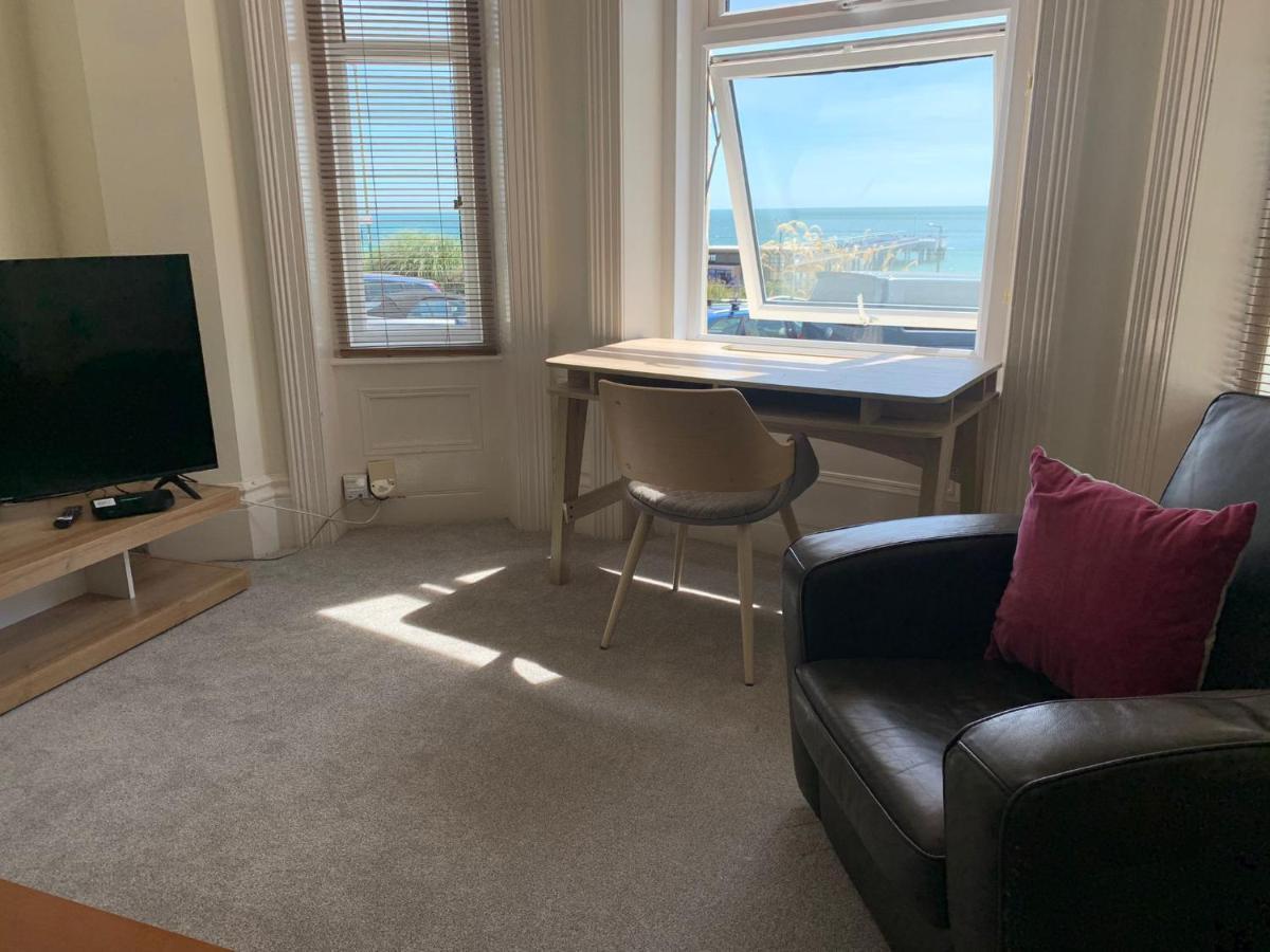 Beachfront Apartment With Bbq Sun Deck Борнмът Екстериор снимка